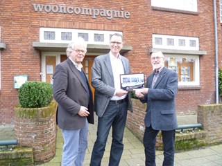 Vestigingsmanager, Roeland Gravestein geflankeerd door Wouter Jaarsma (l) en Co Wiskerke