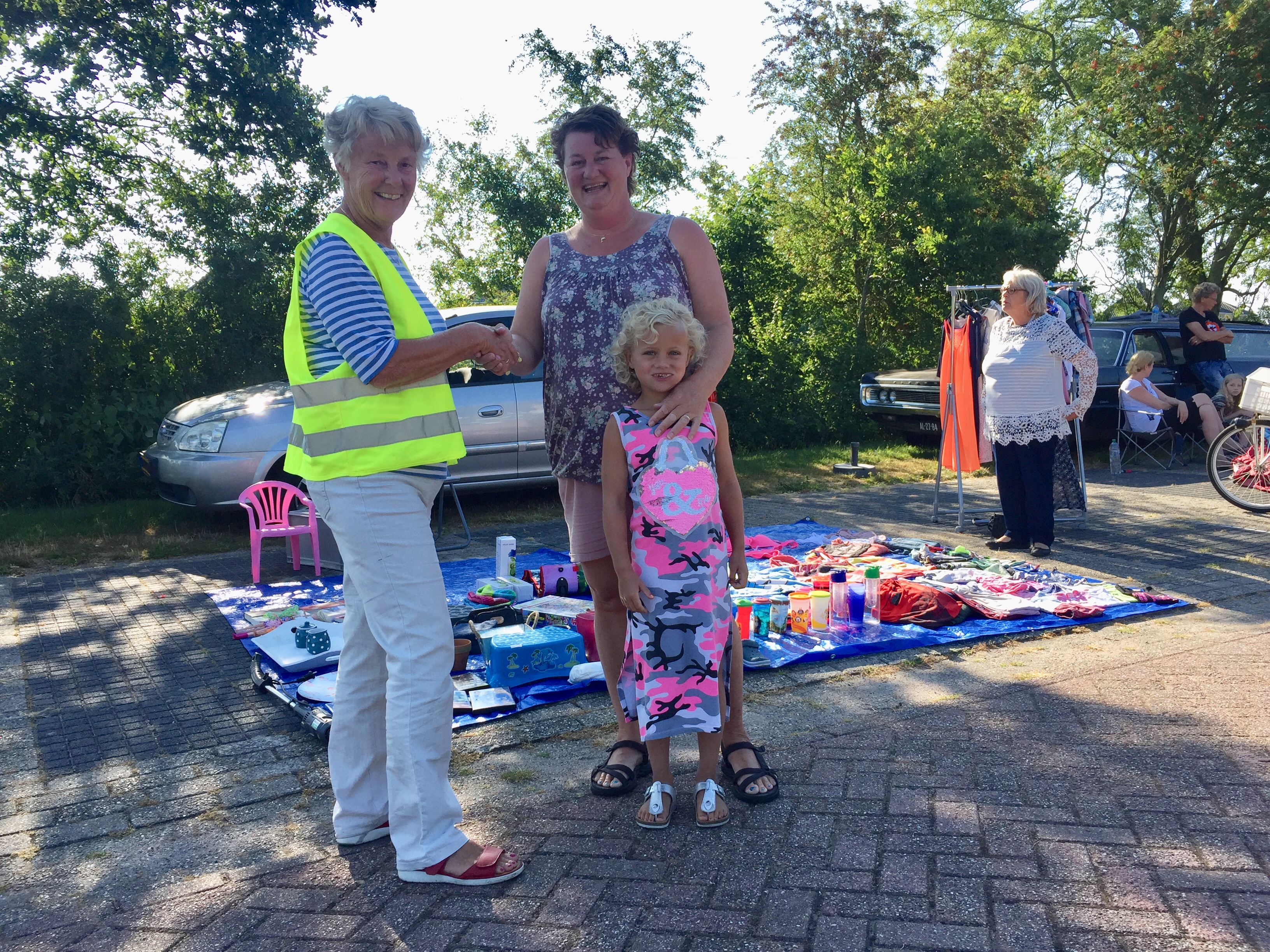 Ingrid Hoogewerf wint staplaats kofferbakmarkt Samen Vrienden terug