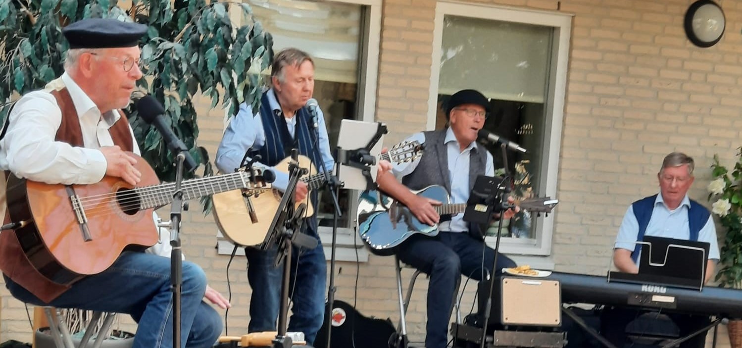 Op 22 april waren The Old Friends in Parkzicht Hippolytushoef