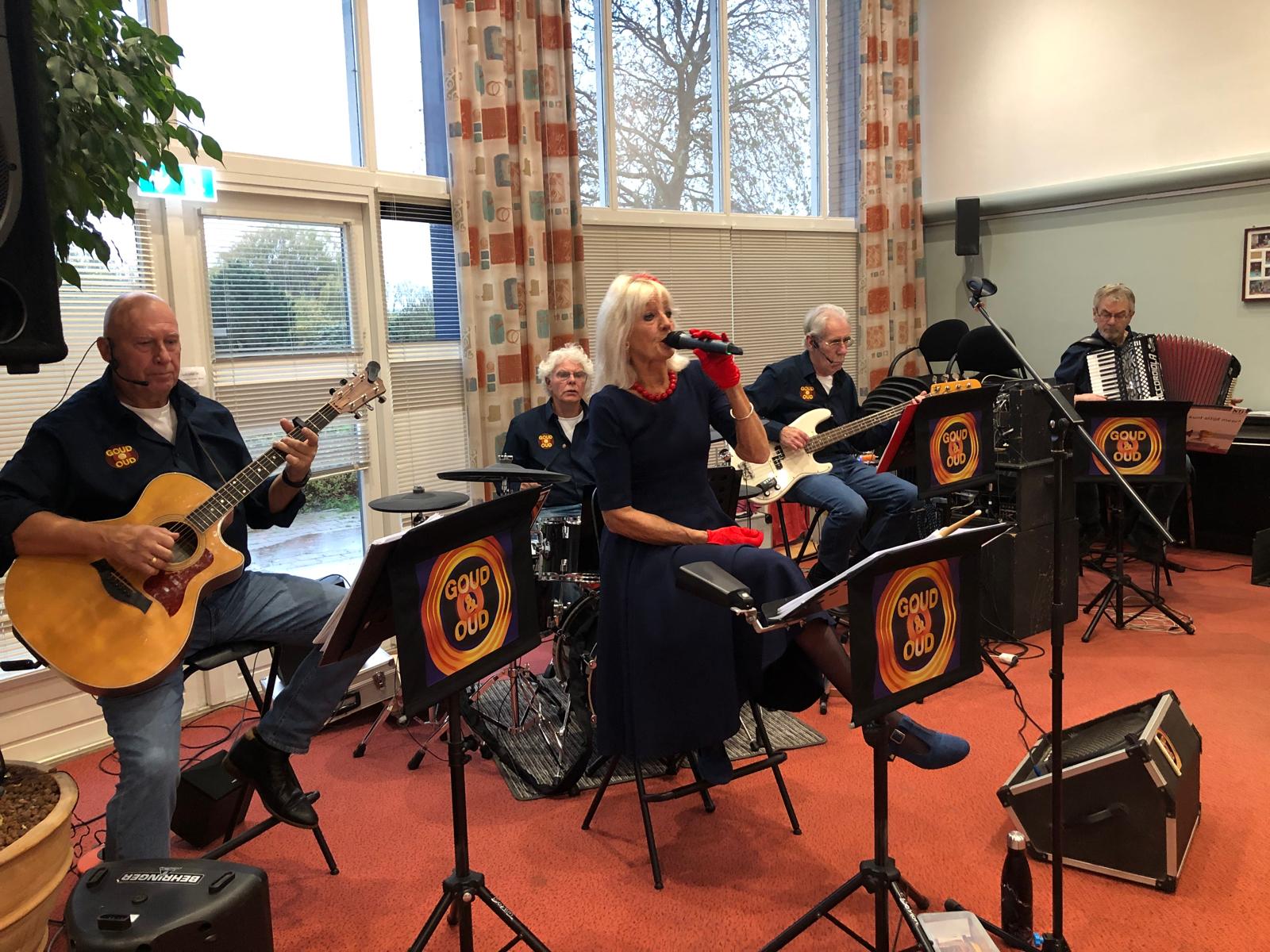 14 november trad Goud&Oud op in de buurtkamer Keijzershoff